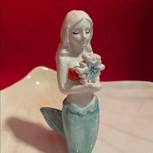 Ceramic Scallop Seashell Soap Trinket Dish Mermaid Center with Starfish